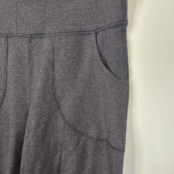 Lululemon Gray Leggings Pants Pockets Size 4 Activewear Yoga Gym Workout Active - Picture 4 of 8